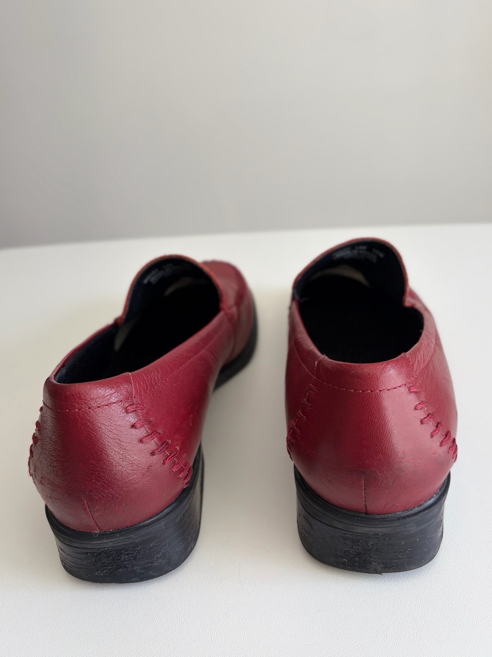 Rockport Red Leather Moc Toe Loafers - Classic Preppy - Size 10 - Picture 6 of 6